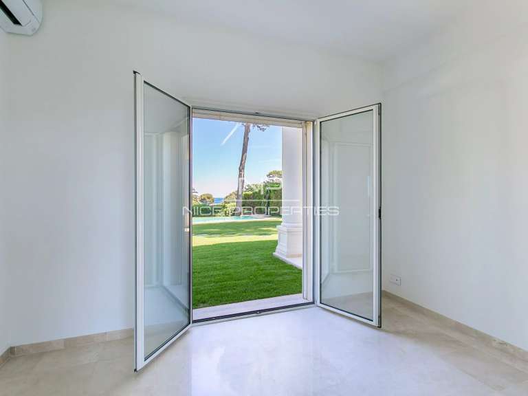 Villa avec Vue sur mer Cap-d-antibes - 4 chambres - 150m²