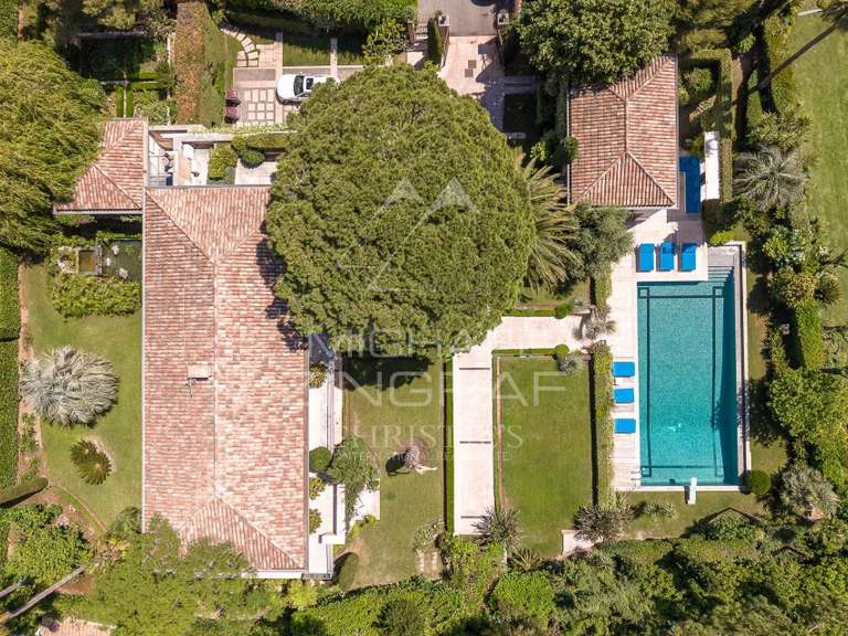 Villa Cap-d-antibes - 5 chambres - 379m²