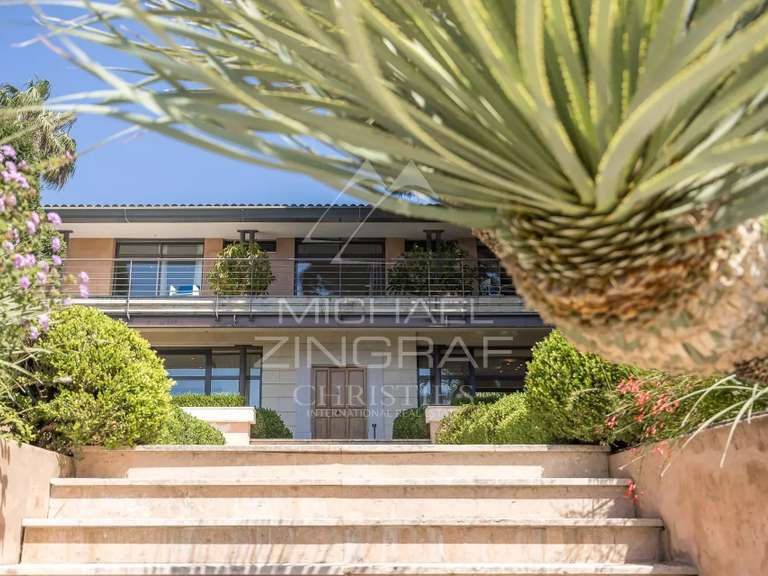 Villa Cap-d-antibes - 5 chambres - 379m²
