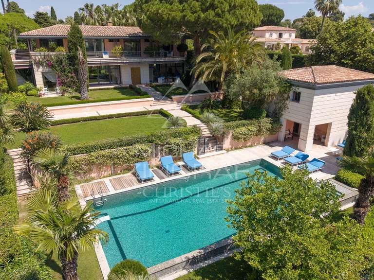 Villa Cap-d-antibes - 5 chambres - 379m²