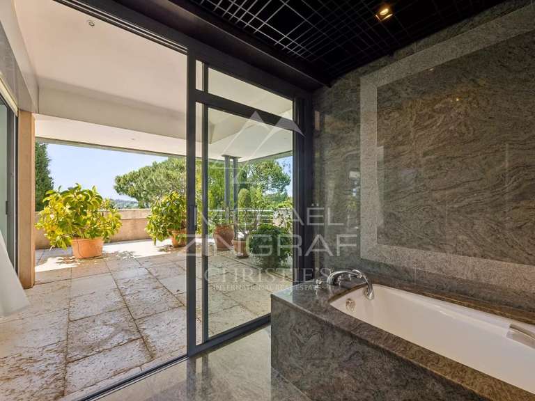 Villa Cap-d-antibes - 5 chambres - 379m²