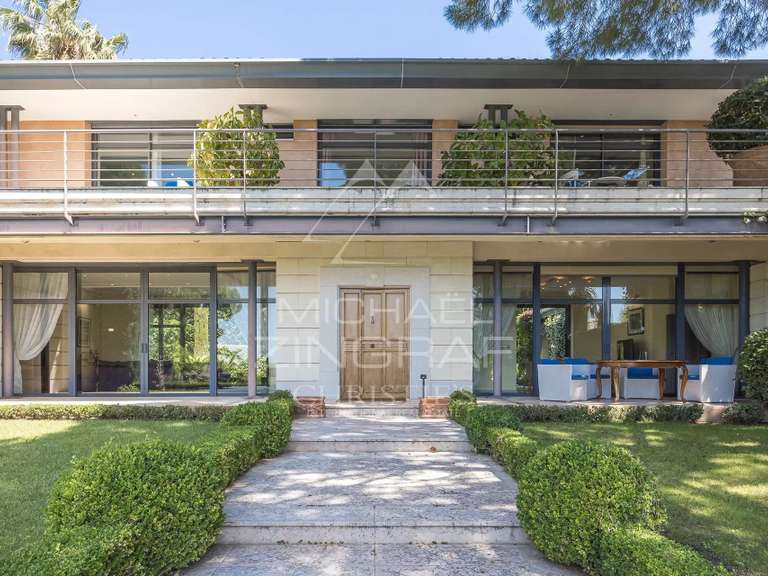 Villa Cap-d-antibes - 5 chambres - 379m²