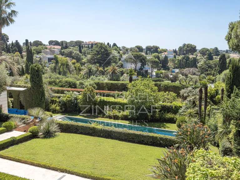 Villa Cap-d-antibes - 5 chambres - 379m²