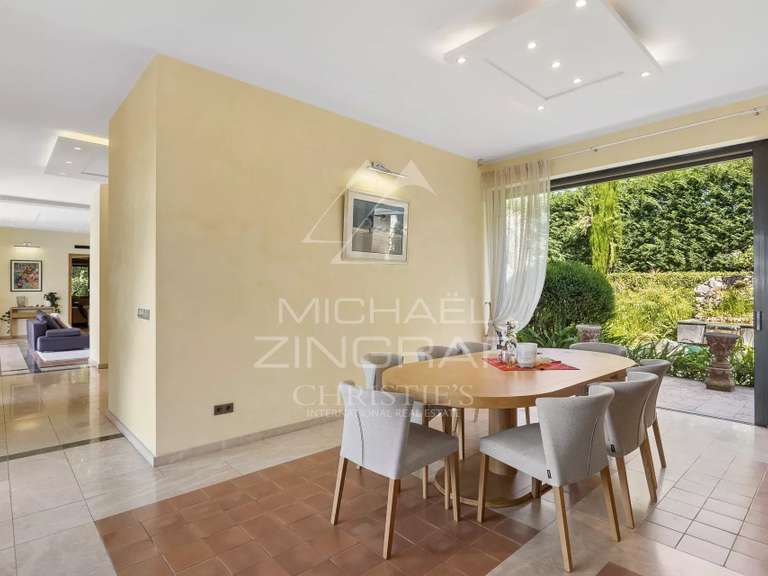 Villa Cap-d-antibes - 5 chambres - 379m²