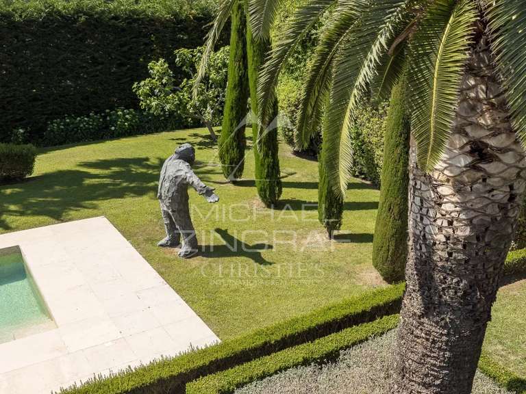 Villa Cap-d-antibes - 5 chambres - 323m²
