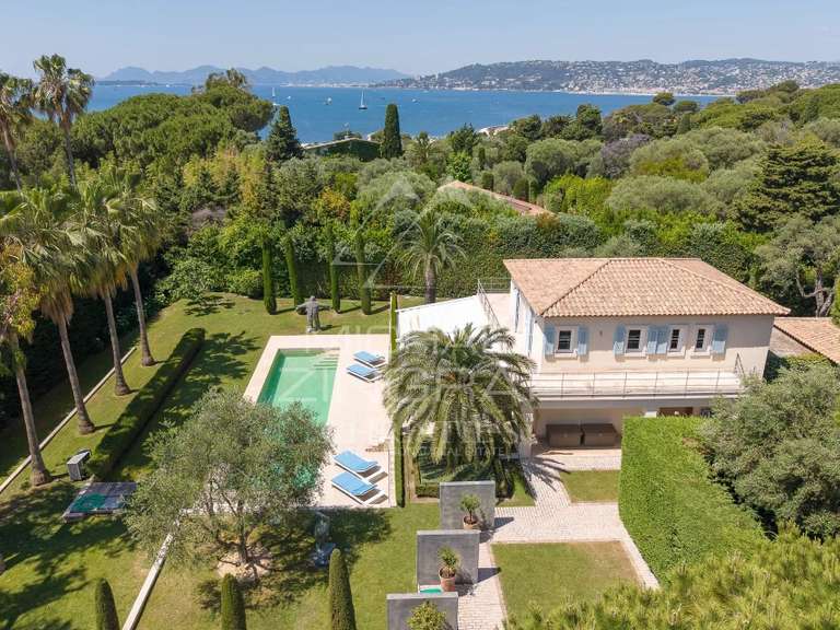 Villa Cap-d-antibes - 5 chambres - 323m²