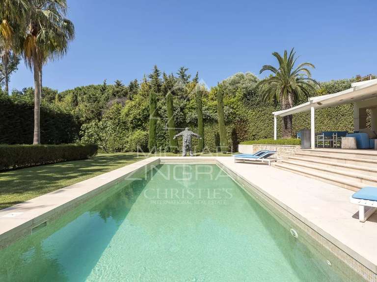 Villa Cap-d-antibes - 5 chambres - 323m²