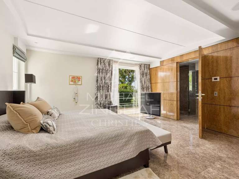 Villa Cap-d-antibes - 5 chambres - 323m²