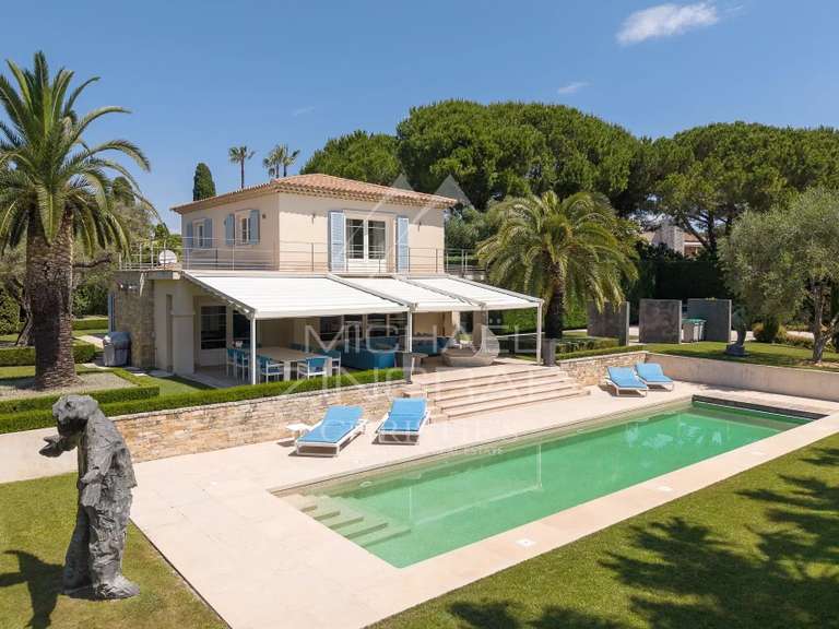 Villa Cap-d-antibes - 5 chambres - 323m²