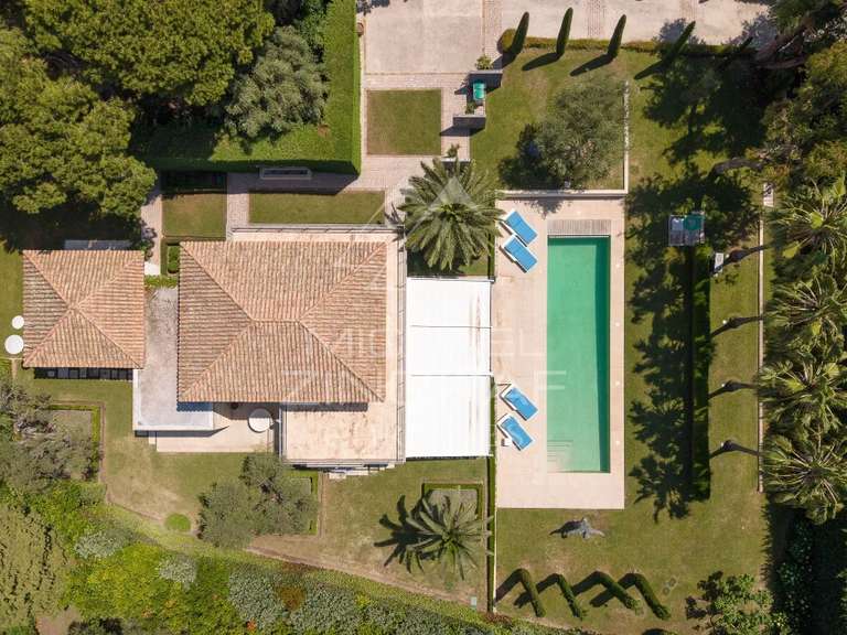 Villa Cap-d-antibes - 5 chambres - 323m²