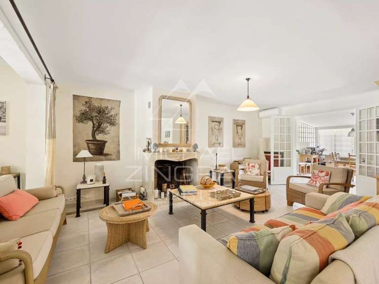 Villa Cap-d-antibes - 4 chambres - 284m²