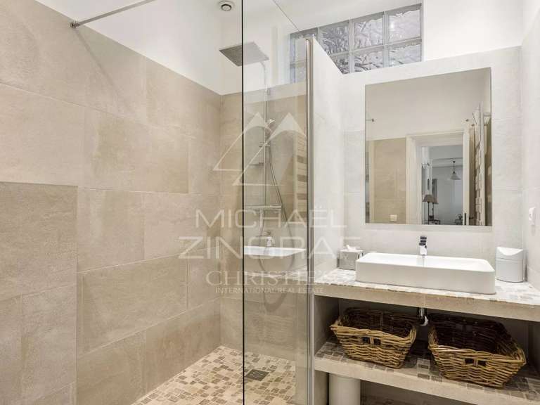Villa Cap-d-antibes - 4 chambres - 284m²
