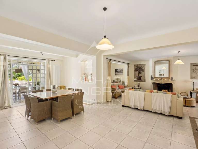 Villa Cap-d-antibes - 4 chambres - 284m²