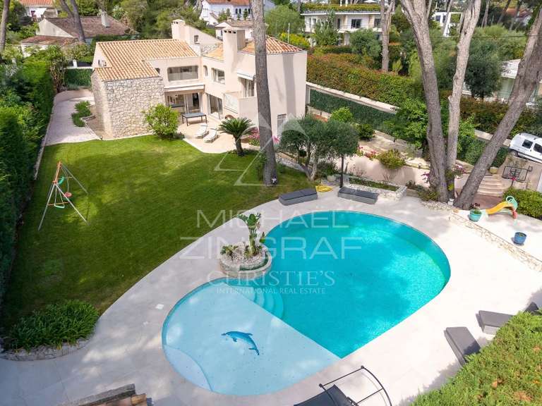 Villa Cap-d-antibes - 4 chambres - 297m²