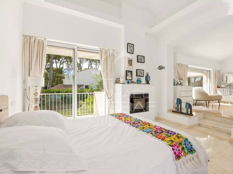 Villa Cap-d-antibes - 4 chambres - 297m²