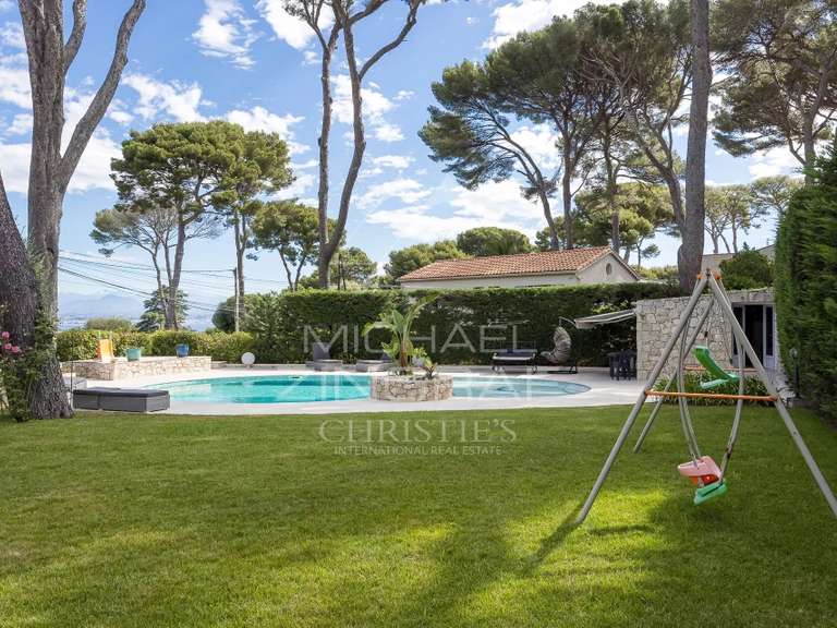 Villa Cap-d-antibes - 4 chambres - 297m²