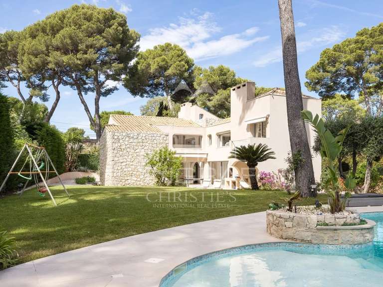 Villa Cap-d-antibes - 4 chambres - 297m²