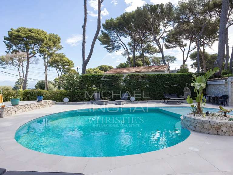 Villa Cap-d-antibes - 4 chambres - 297m²
