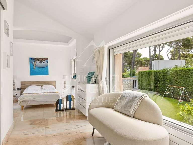 Villa Cap-d-antibes - 4 chambres - 297m²