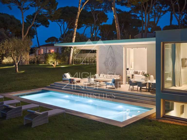 Villa Cap-d-antibes - 4 chambres - 402m²