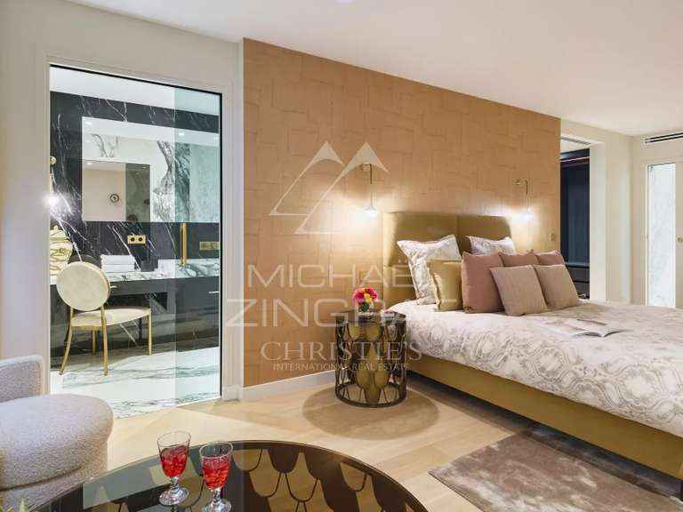 Villa Cap-d-antibes - 4 chambres - 402m²