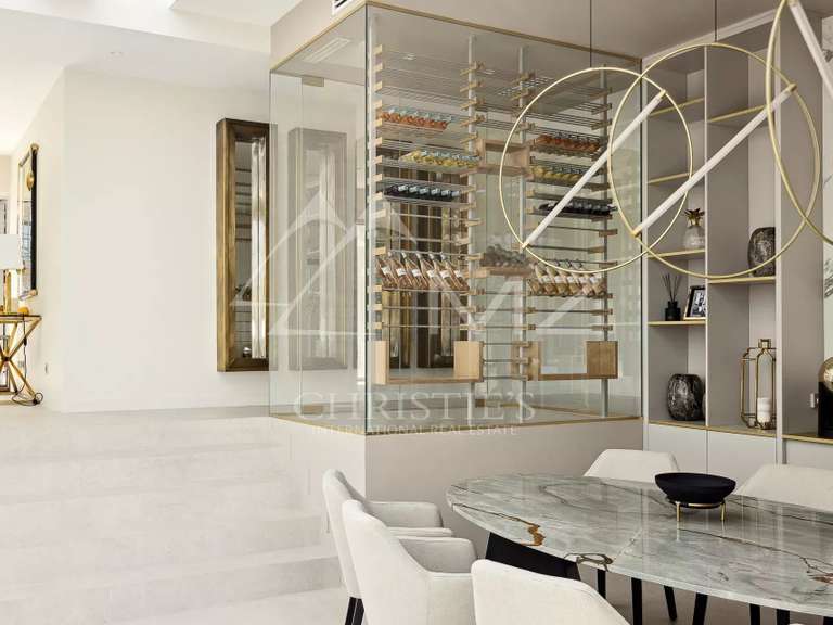Villa Cap-d-antibes - 4 chambres - 402m²