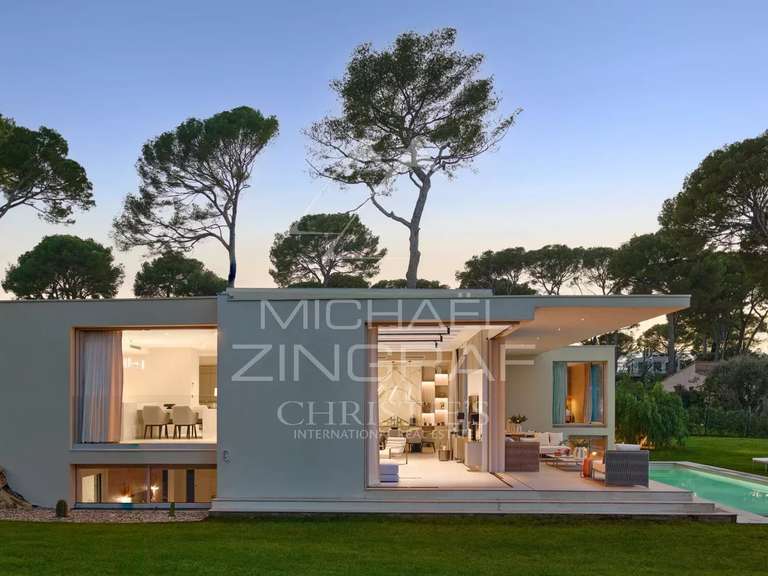 Villa Cap-d-antibes - 4 chambres - 402m²