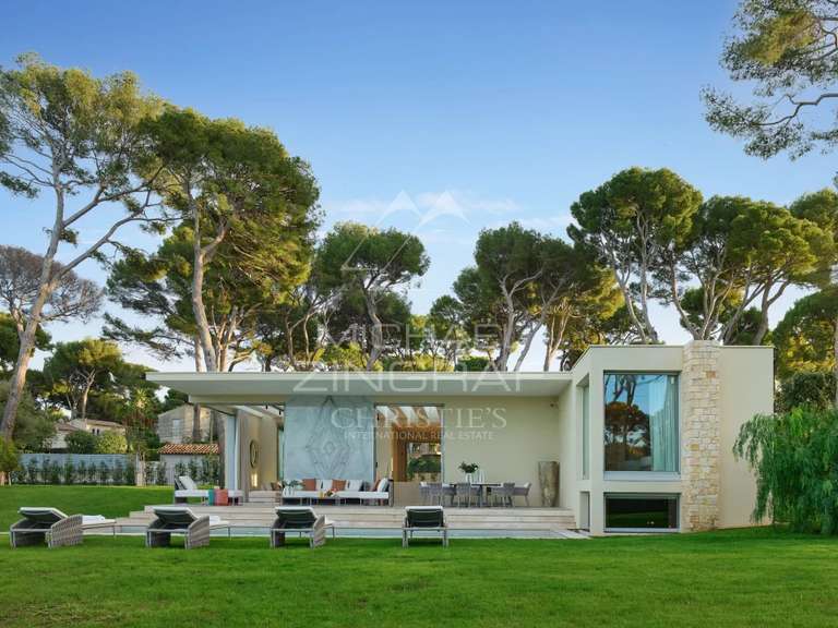 Villa Cap-d-antibes - 4 chambres - 402m²