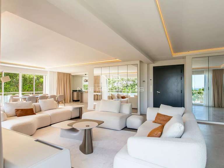 Villa avec Vue sur mer Cap-d-antibes - 7 chambres - 333m²