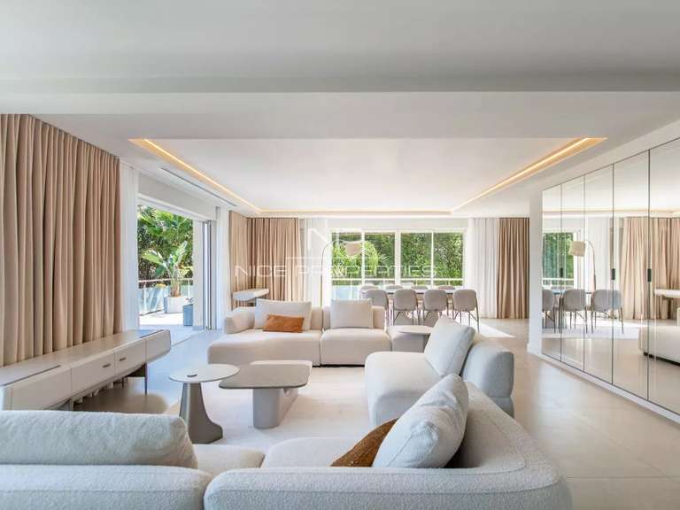 Villa avec Vue sur mer Cap-d-antibes - 7 chambres - 333m²