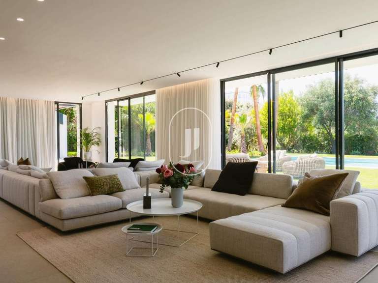 Villa Cap-d-antibes - 7 chambres - 479m²