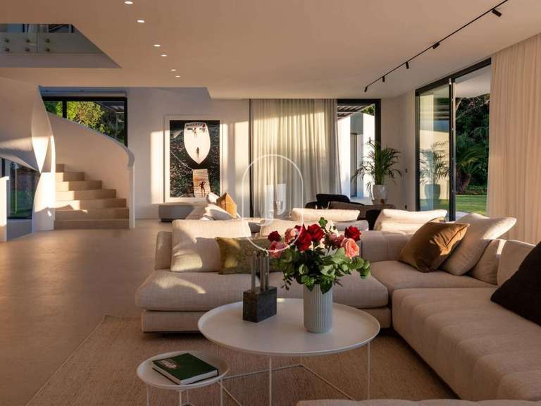 Villa Cap-d-antibes - 7 chambres - 479m²