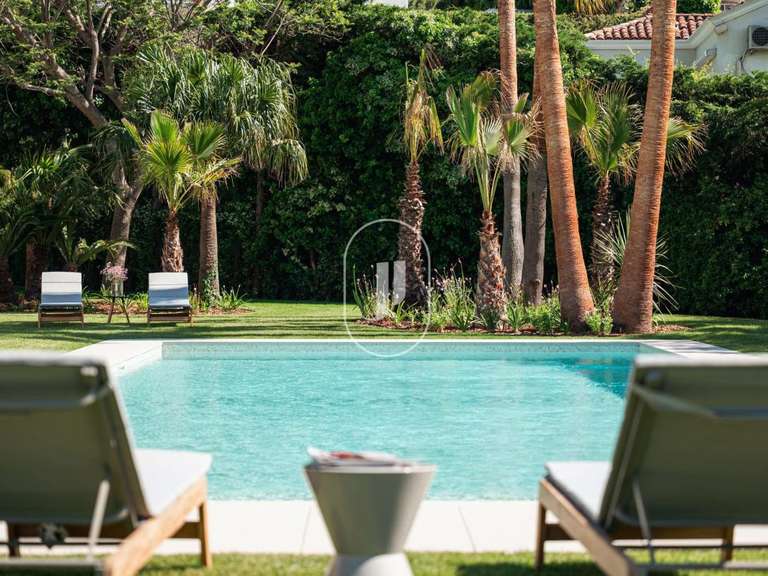 Villa Cap-d-antibes - 7 chambres - 479m²