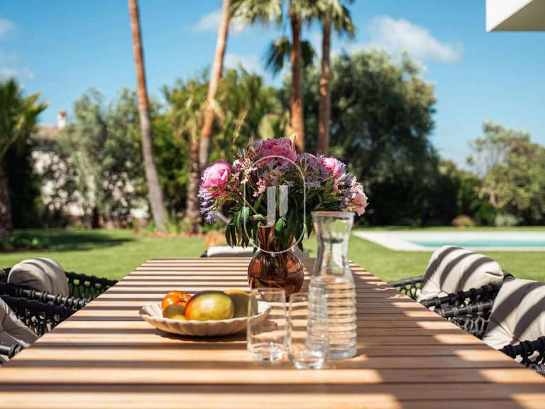 Villa Cap-d-antibes - 7 chambres - 479m²