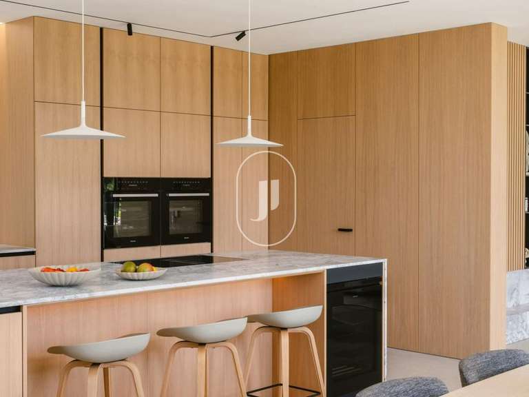 Villa Cap-d-antibes - 7 chambres - 479m²