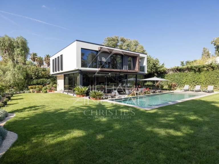 Villa Cap-d-antibes - 6 chambres - 403m²