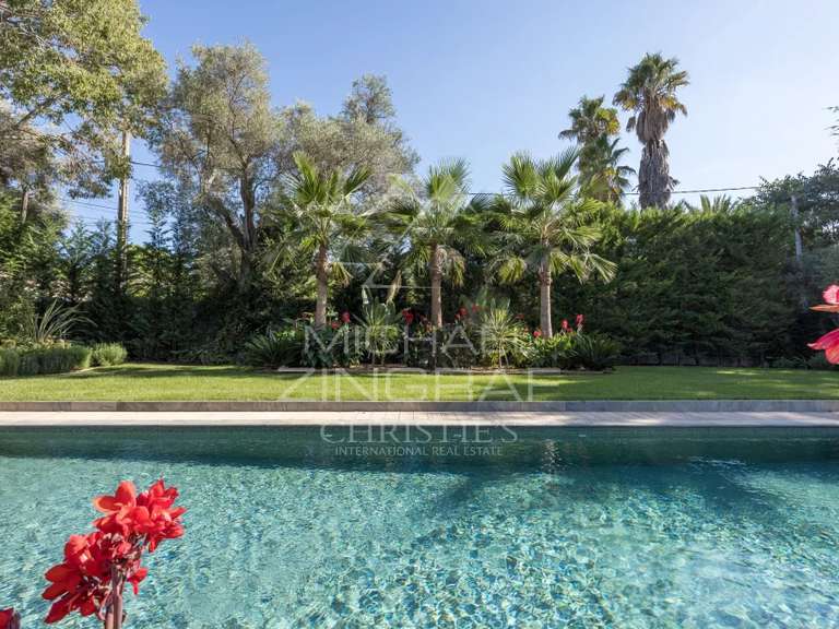 Villa Cap-d-antibes - 6 chambres - 403m²