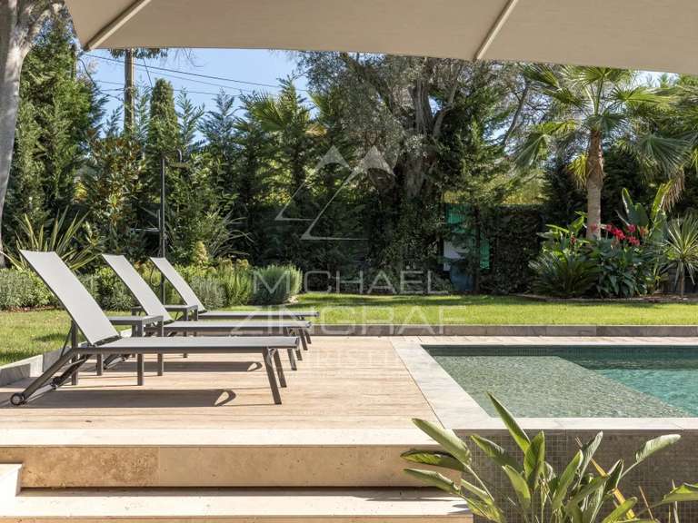 Villa Cap-d-antibes - 6 chambres - 403m²