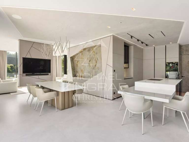 Villa Cap-d-antibes - 6 chambres - 403m²