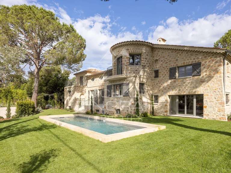 Villa Cap-d-antibes - 7 chambres - 432m²