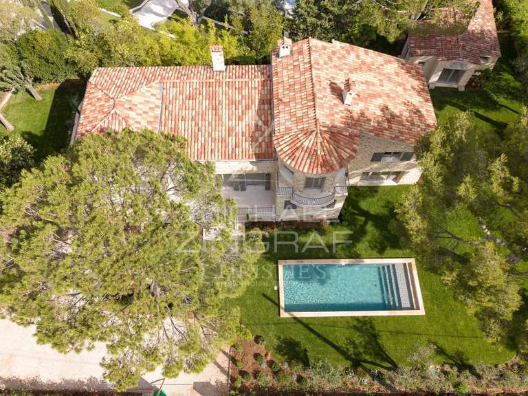 Villa Cap-d-antibes - 7 chambres - 432m²
