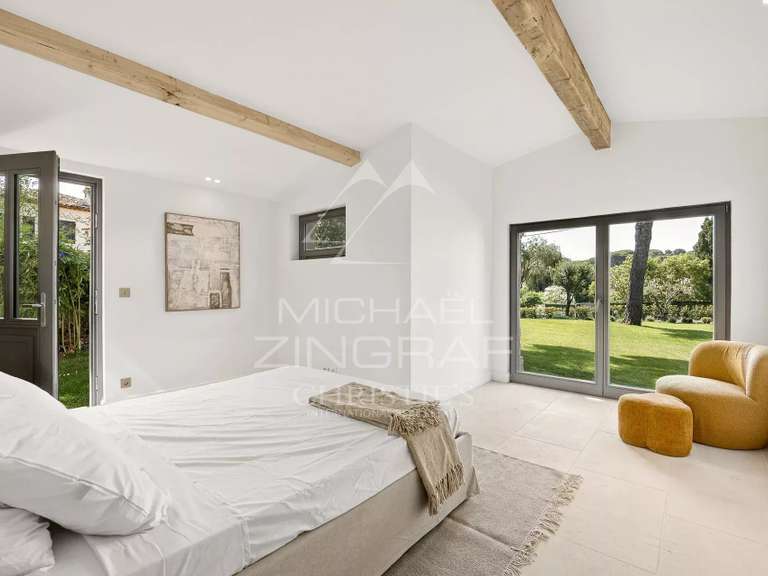 Villa Cap-d-antibes - 7 chambres - 432m²