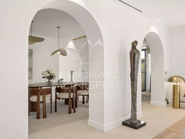 Villa Cap-d-antibes - 7 chambres - 432m²