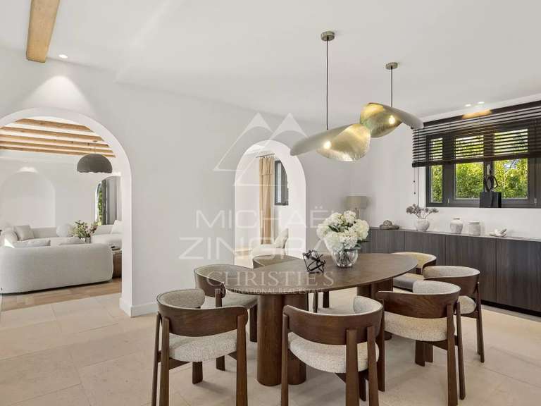 Villa Cap-d-antibes - 7 chambres - 432m²