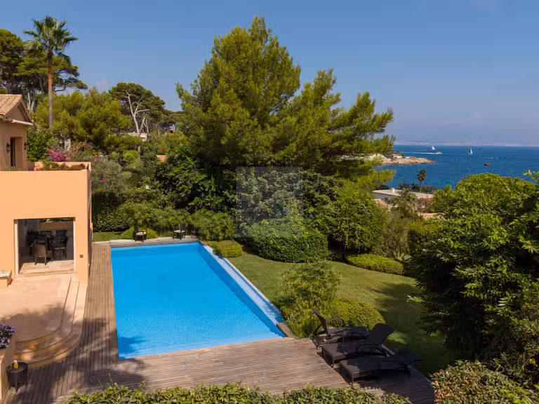 Villa with Sea view cap-d-antibes - 6 bedrooms - 284m²