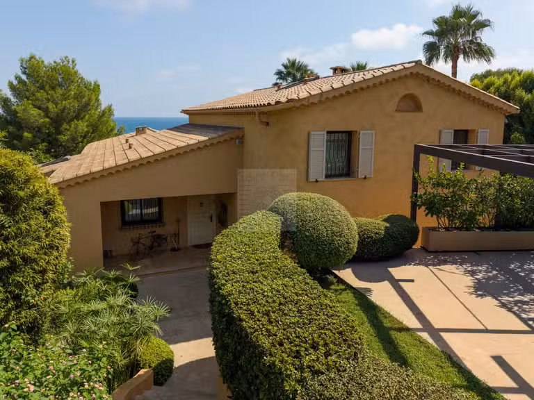 Villa with Sea view cap-d-antibes - 6 bedrooms - 284m²