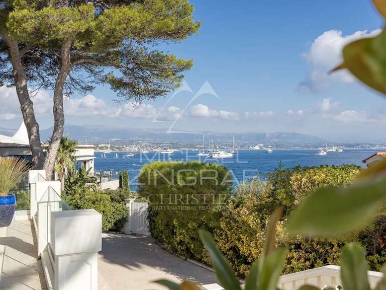Villa Cap-d-antibes - 5 chambres - 350m²