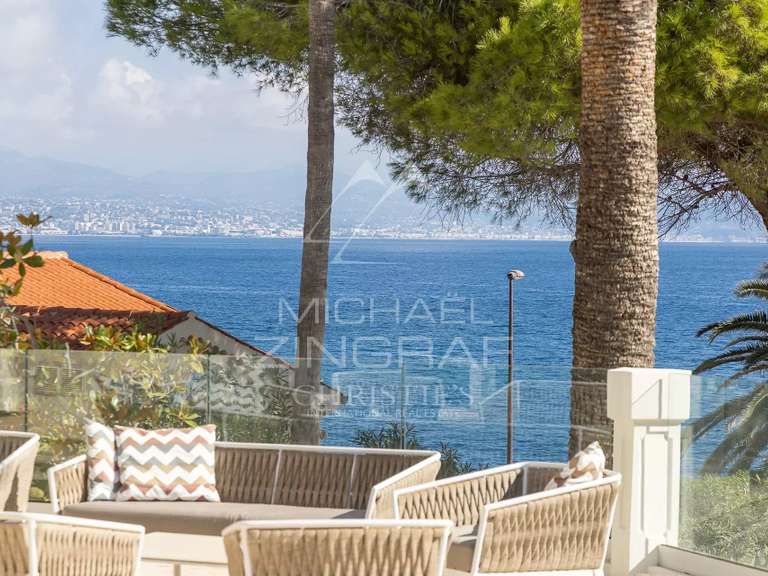 Villa Cap-d-antibes - 5 chambres - 350m²