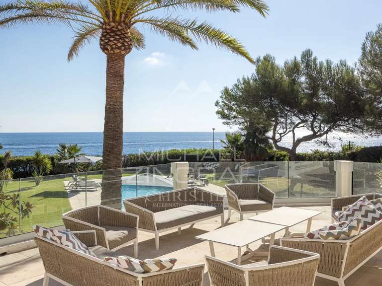 Villa Cap-d-antibes - 5 chambres - 350m²