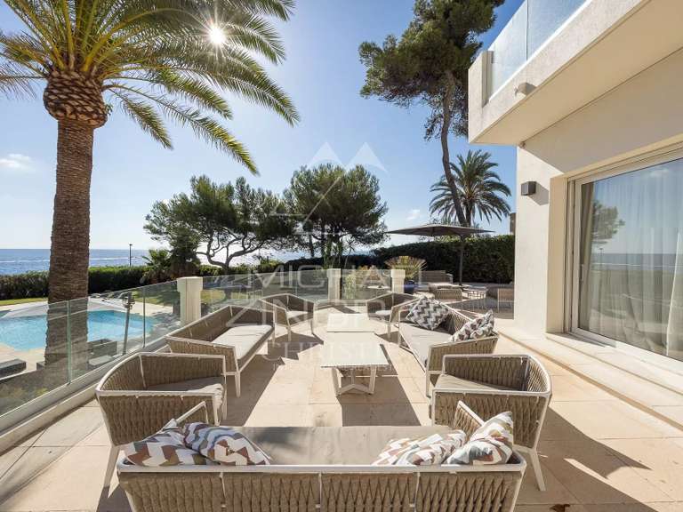 Villa Cap-d-antibes - 5 chambres - 350m²